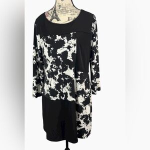 Style & Co. Black and White Striking Patterned Tunic Top Size M